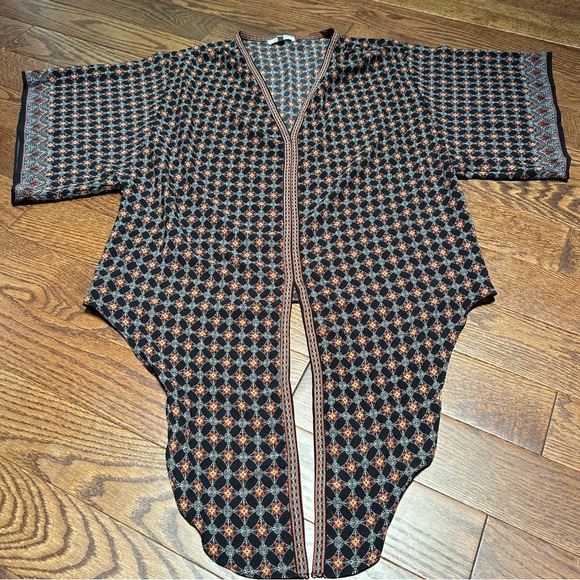 Max Studio Black and Orange Patterned Kimono Top - Picture 3 of 9